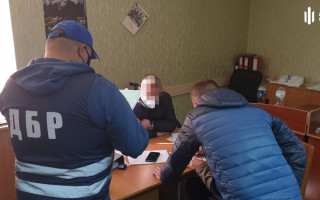 Привласнили викрадені коштовності на ₴130 000: ДБР повідомило про підозру двом копам з Кривого Рогу
