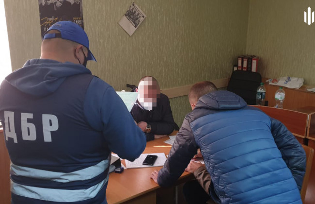 Привласнили викрадені коштовності на ₴130 000: ДБР повідомило про підозру двом копам з Кривого Рогу