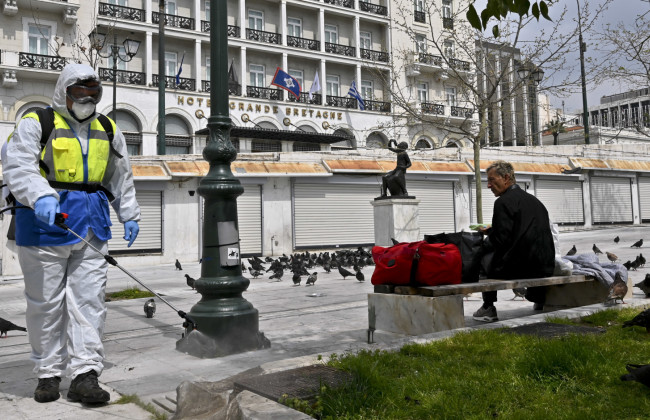 Вторая волна коронавируса: в Греции вводят комендантский час