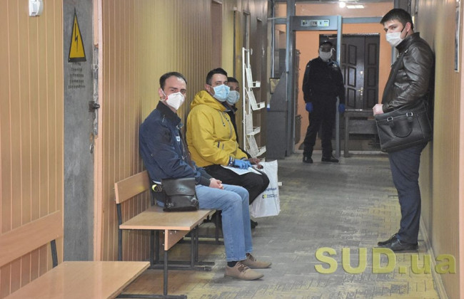 Зняв маску: на Київщині щодо відвідувача суду складено адмінпротокол