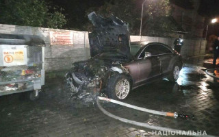 У Рівному підпалили автівку кандидата у народні депутати від Слуги Народу