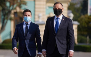 Зеленский отреагировал на заражение Дуды коронавирусом