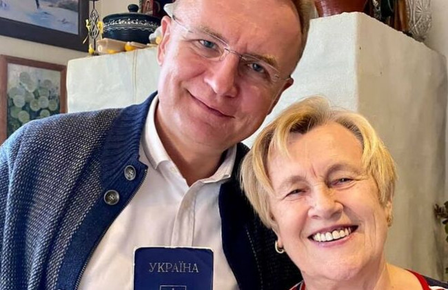 Помогла теща: Андрей Садовой нашел паспорт и пошел голосовать