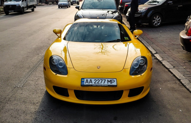По Киеву проехался культовый суперкар Porsche