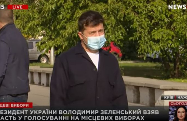 «Вам не интересен мой ответ, счастливо»: Зеленский пообщался с журналистами после голосования, видео