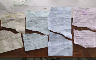 В Никополе пенсионер порвал выданные ему бюллетени: фото