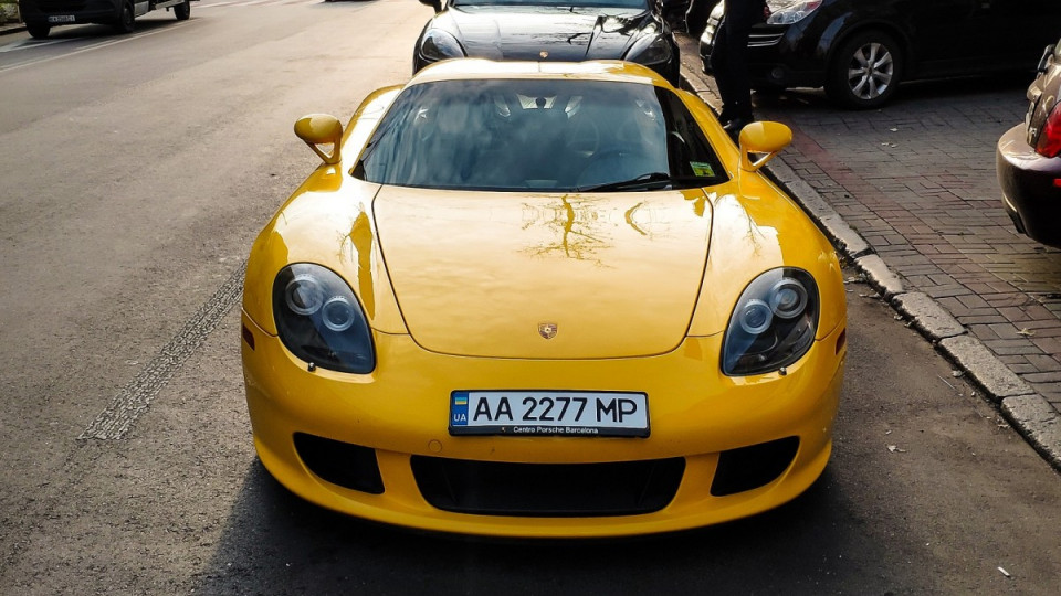 По Киеву проехался культовый суперкар Porsche