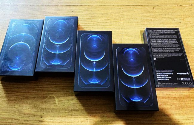 Прикордонники викрили першу партію контрабанди нових iPhone 12