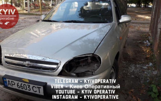 В Киеве разобрали «на запчасти» припаркованный автомобиль, фото