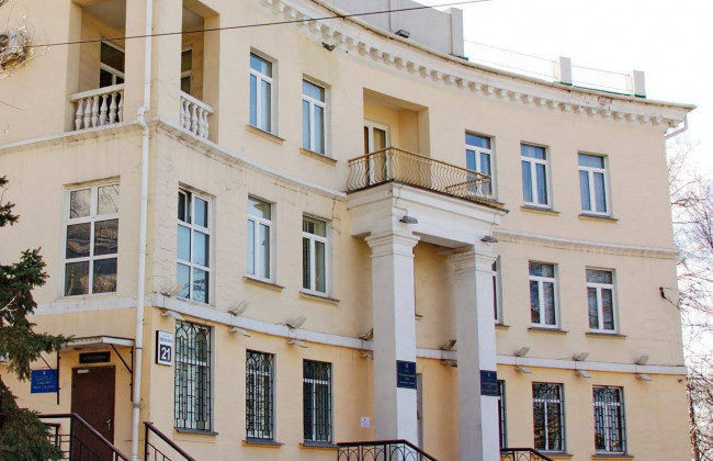 Адвокат организовал митинг возле суда и требовал уволить судью