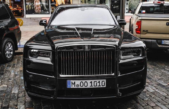 По Одессе проехался элитный Rolls-Royce на еврономерах