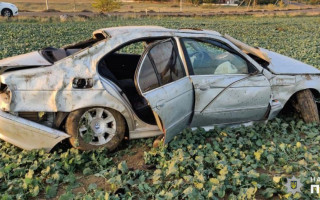 В Николаевской области BMW слетел в кювет, водитель погиб