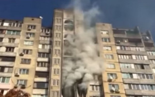 В Киеве на Троещине горела жилая многоэтажка: видео