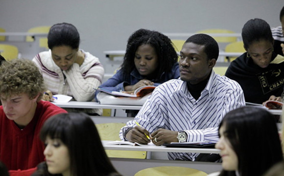 Кабмін дозволив навчати іноземців за кошти державного бюджету