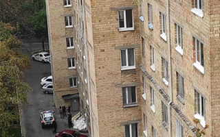 В Киеве из окна выпрыгнул преподаватель вуза: пострадавший оставил записку