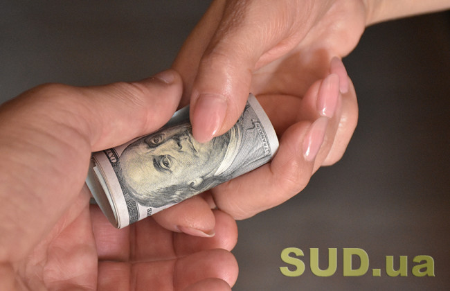 Посадовець Держслужби з безпеки незаконно видавав дозволи на перевезення вантажів за хабарі