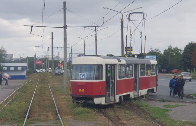 В Харькове на ходу загорелся трамвай с пассажирами