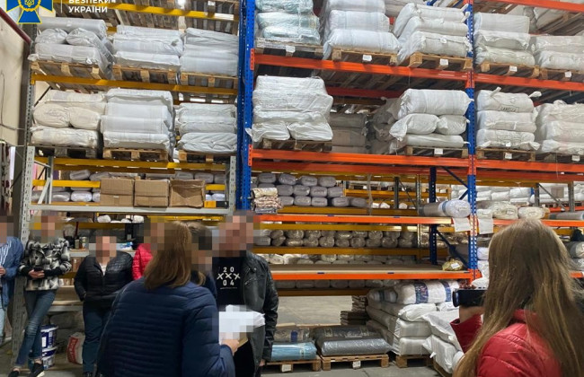 В Україні заблокували масштабну схему незаконного імпорту текстильної продукції на сотні мільйонів гривень