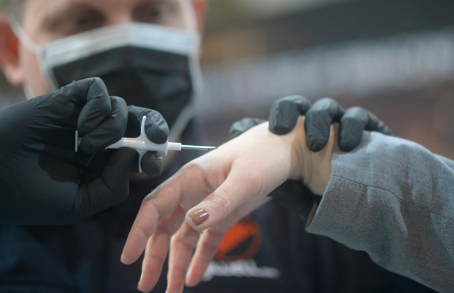 Як і навіщо будуть збирати ДНК українців: вражаючі деталі законопроекту