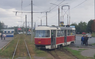 В Харькове на ходу загорелся трамвай с пассажирами