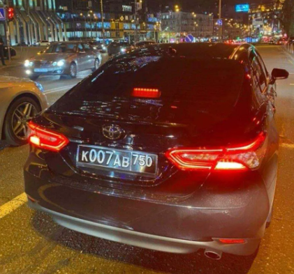 В Киеве заметили Toyota Camry на загадочных номерах