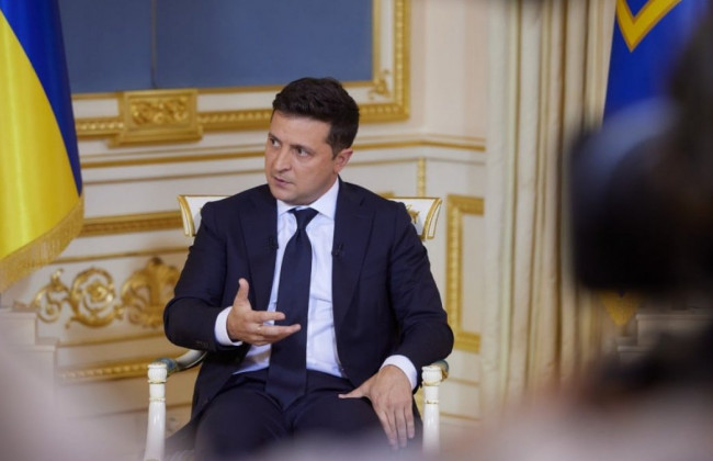 Зеленский внес законопроект о роспуске Конституционного Суда Украины