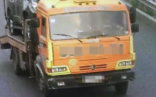 В Киеве с помощью эвакуатора угнали Lexus