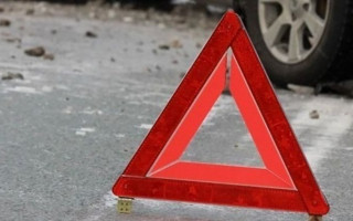 Под Киевом маршрутка сбила пешехода: пострадавшая в больнице, видео