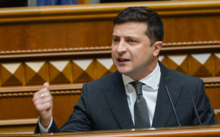 Зеленский посетит заседание «слуг народа», чтобы обсудить увольнение судей КСУ