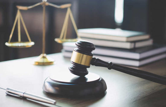 Чи є відсутність засудженого в залі засідання підставою для визнання вироку незаконним