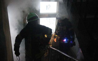 У Києві спалахнула пожежа у багатоповерхівці