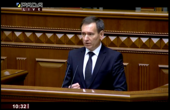 Представитель Зеленского Вениславский заявил, что в Верховной Раде — агенты РФ, а КСУ распустит улица