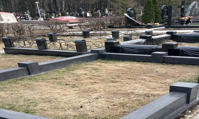 $10 000 за место на кладбище: в Киеве за вымогательство будут судить «ритуальных дельцов»