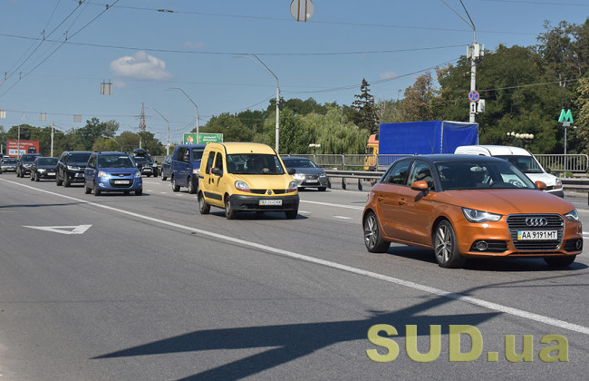 В Киеве на Теремках улицу залило кипятком: видео
