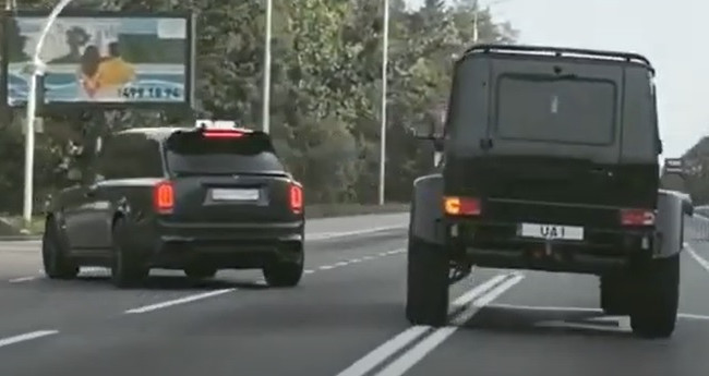 Под Киевом заметили кортеж роскошных внедорожников, видео