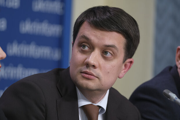 Разумков возмутился, что Дубинский заблокировал принятие его законопроекта по решению КСУ