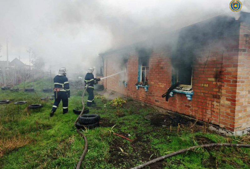 В Черкасской области при пожаре погибли три человека, среди них — ребенок, фото