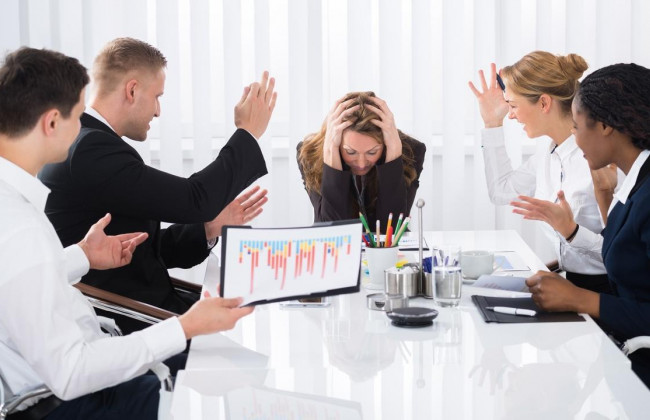 У Раді хочуть карати за мобінг: що це таке і кого стосується