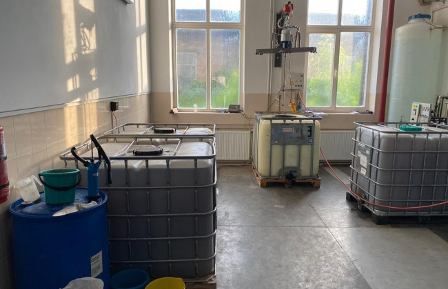 На Сумщині судитимуть зловмисників, які незаконно виготовляли антисептики із підозрілої сировини