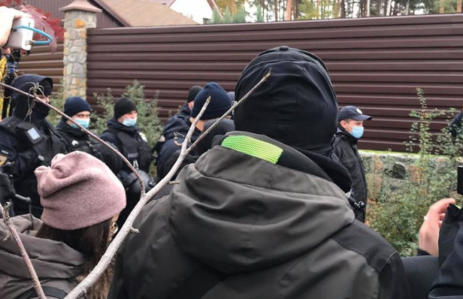 Под домом главы КСУ произошла потасовка: подробности и видео