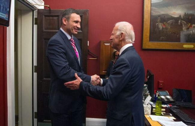 Кличко поздравил Байдена с победой на выборах президента США