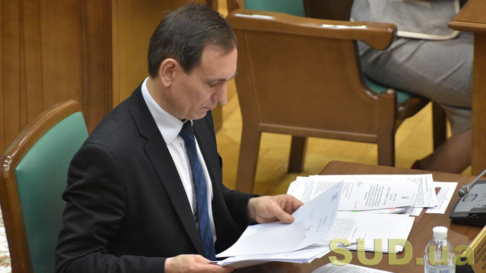 Веніславський знову закликав суддів КСУ піти у відставку