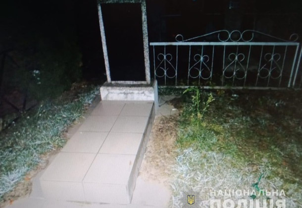 В Конотопе мужчина изнасиловал 14-летнюю девочку на кладбище