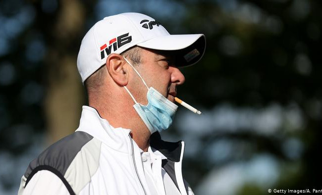 В Турции запретили курить на улицах, дабы избежать распространения COVID