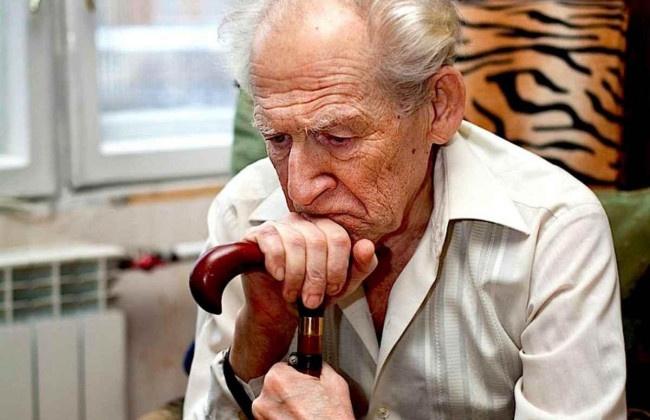 Пенсии будут получать по-новому, а тех, кто не тратит деньги со счета - проверят: что принял Кабмин