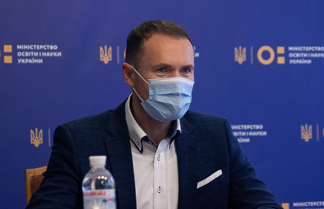 МОН рекомендует вузам переходить на смешанную форму обучения