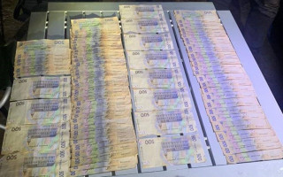 ₴50 000 хабара за «кришування» оборудок з підакцизними товарами: затримано одеського копа