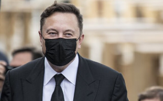 Два положительных и два отрицательных: Илон Маск рассказал о странных результатах тестов на COVID-19