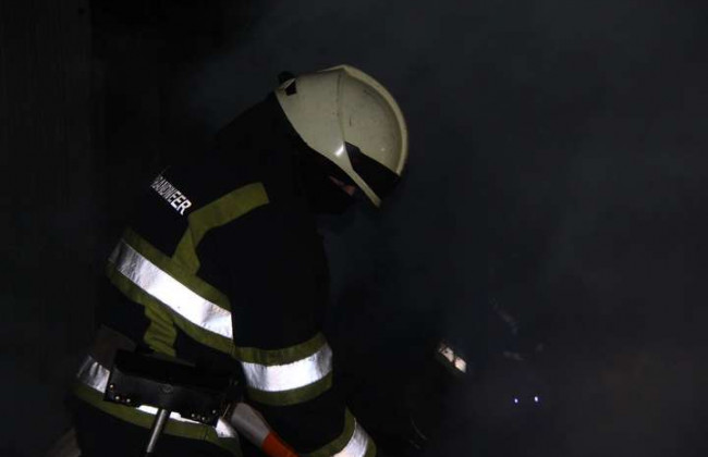 В Києві на Печерську палав автомобіль