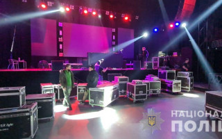 Во Львове полицейские запретили  проводить концерт группы «Бумбокс»